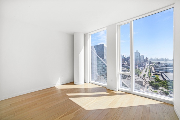 10 Riverside Boulevard 28-F