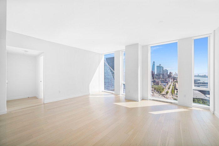 10 Riverside Boulevard 28-F