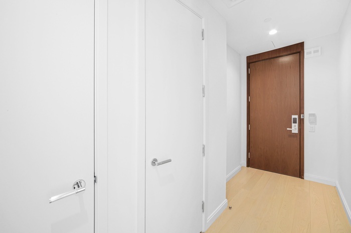 10 Riverside Boulevard 28-F