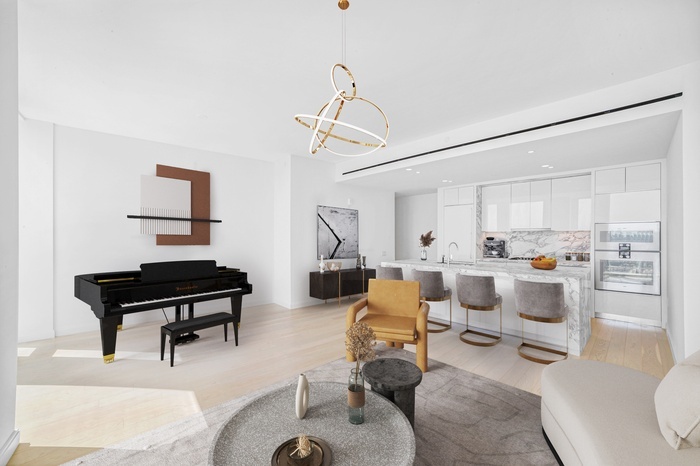 10 Riverside Boulevard 28-F