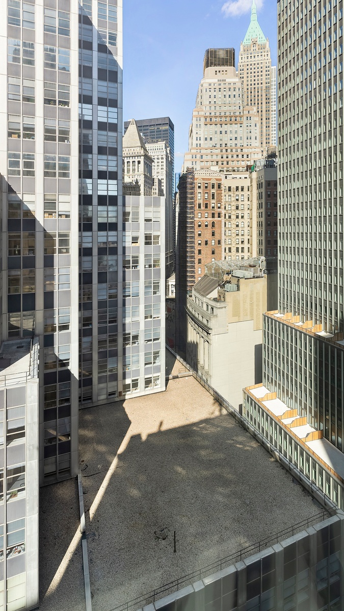 26 Beaver Street 17-18