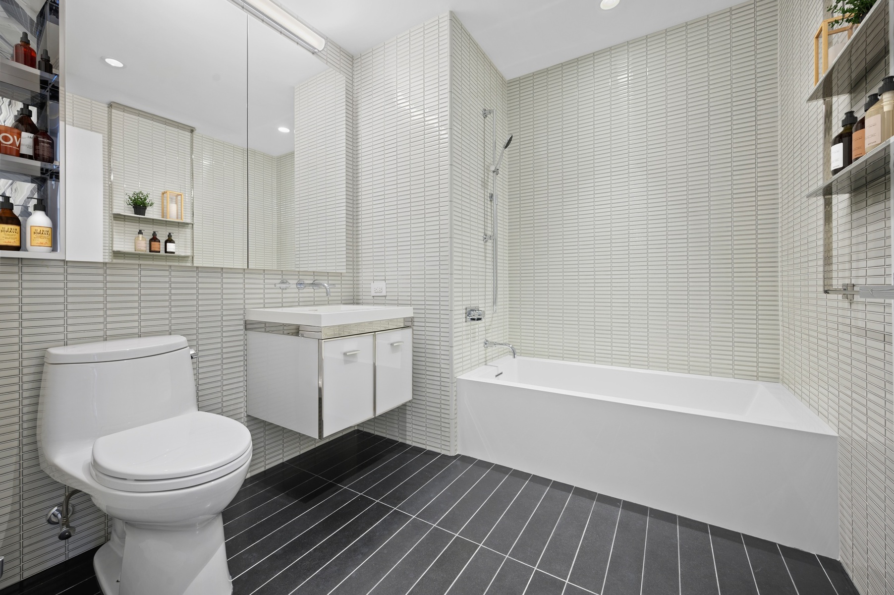 252 South Street 25-M