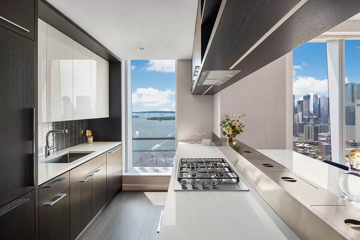 252 South Street 25-M