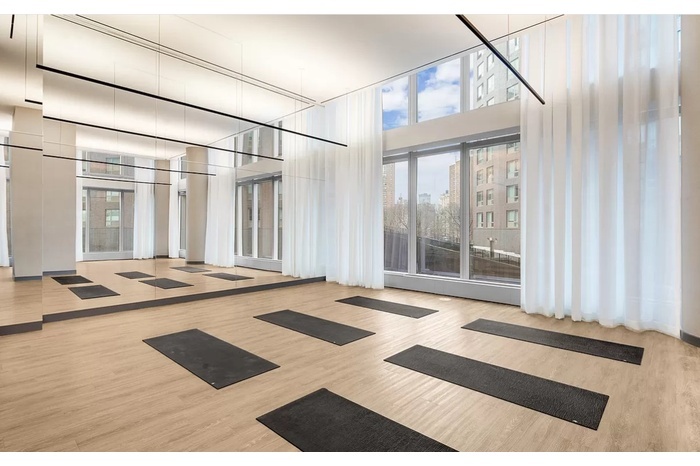 252 South Street 25-M