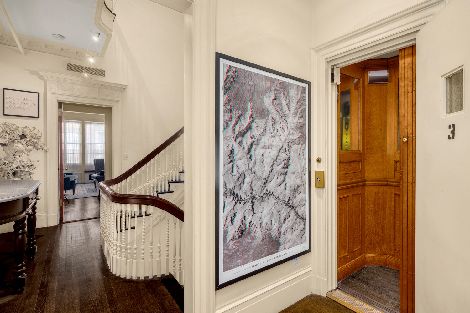 122 E 38th Street