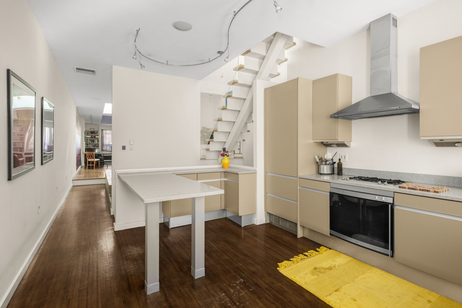 122 E 38th Street