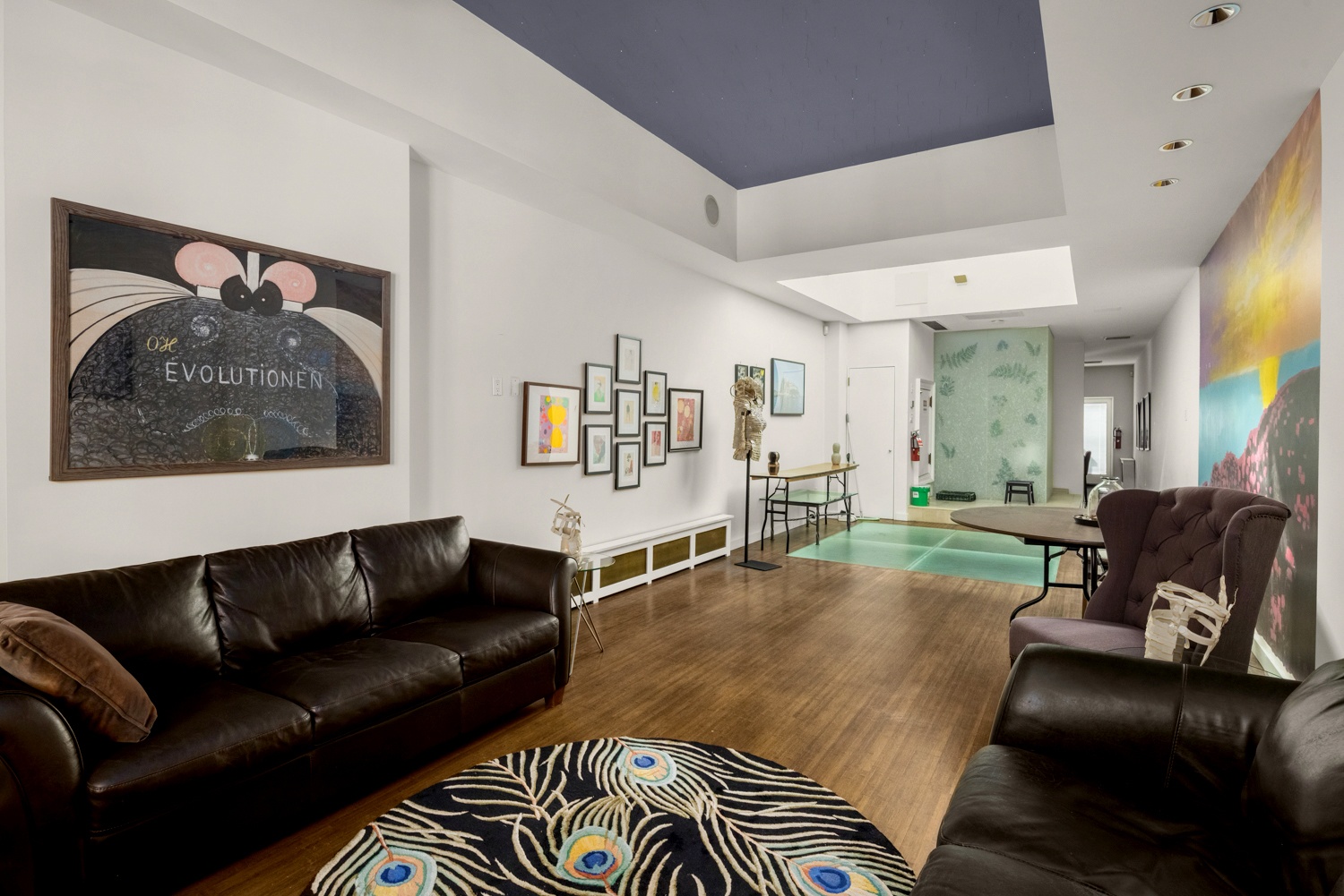122 E 38th Street