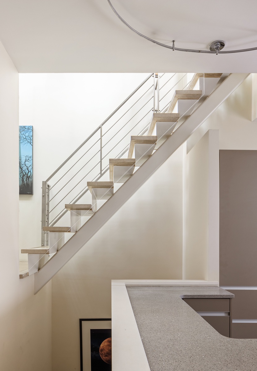 122 E 38th Street