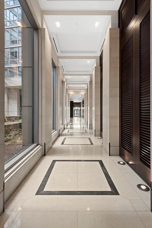 80 Riverside Boulevard 8-D