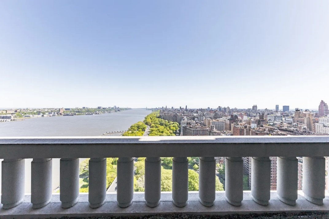 240 Riverside Boulevard PH-1