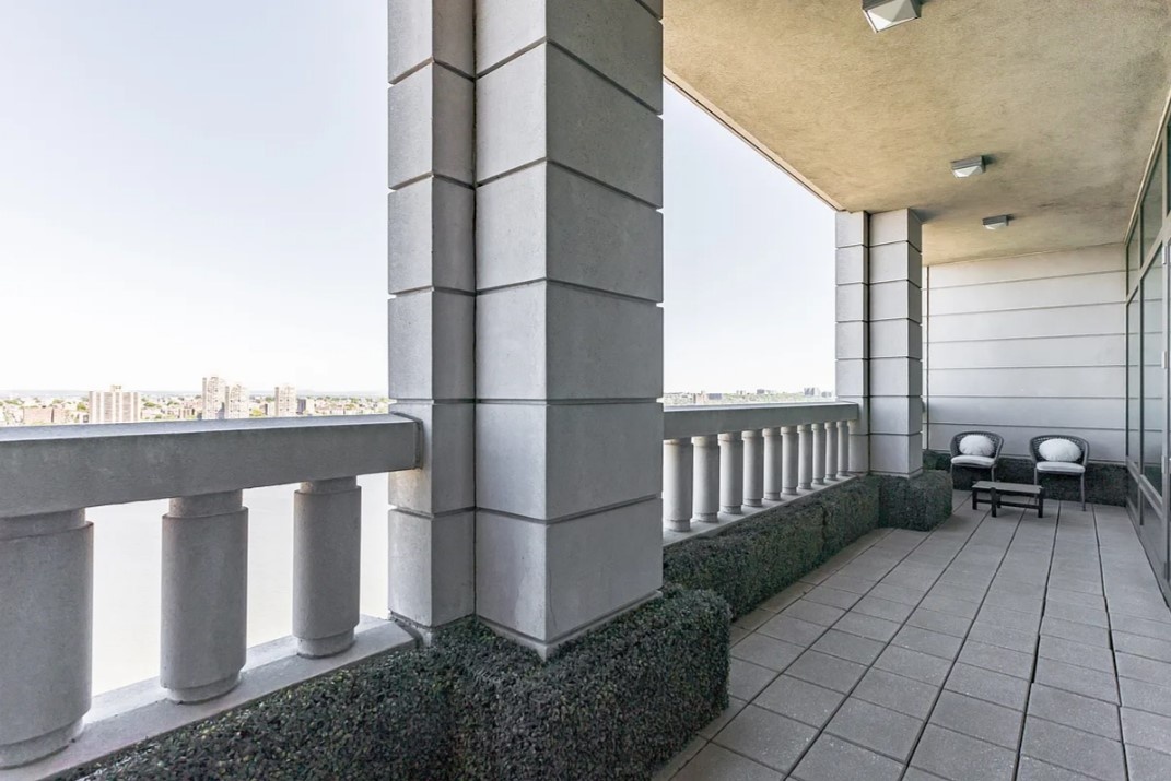 240 Riverside Boulevard PH-1
