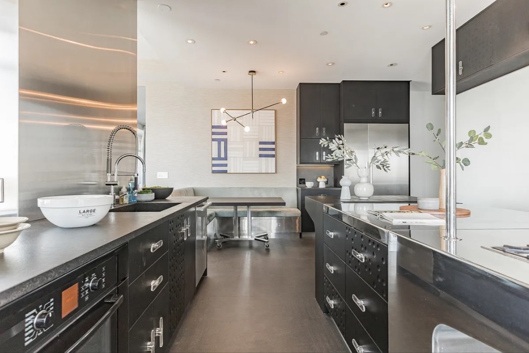 240 Riverside Boulevard PH-1