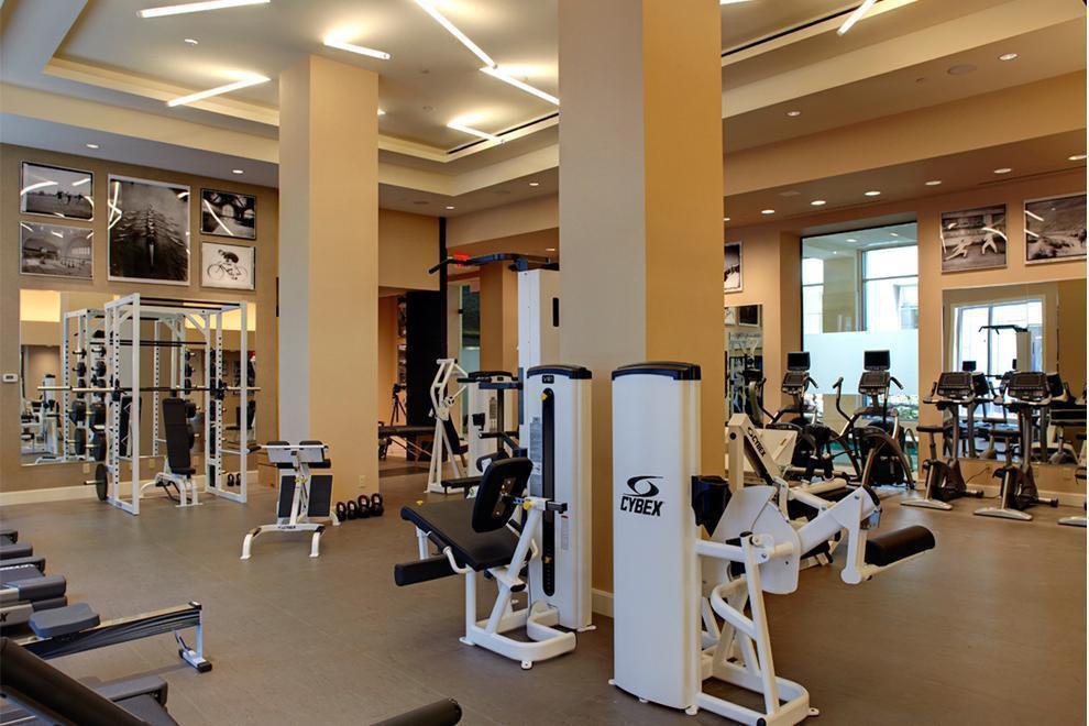 80 Riverside Boulevard 15-E