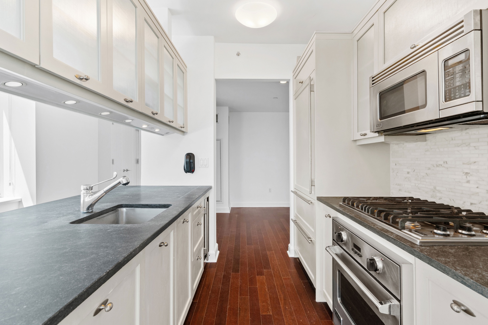 80 Riverside Boulevard 15-E