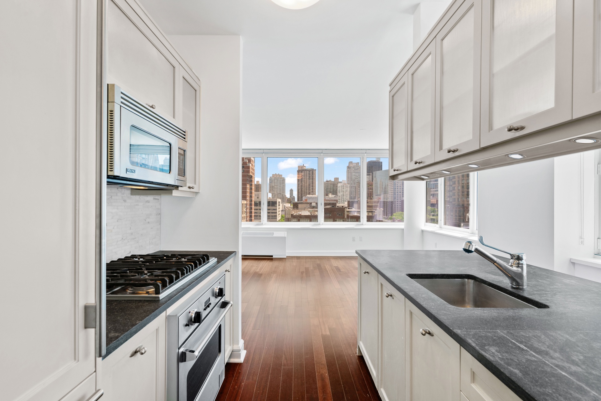 80 Riverside Boulevard 15-E