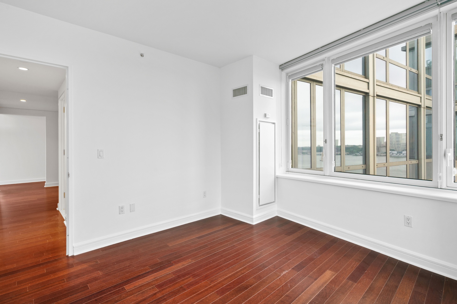 80 Riverside Boulevard 15-E