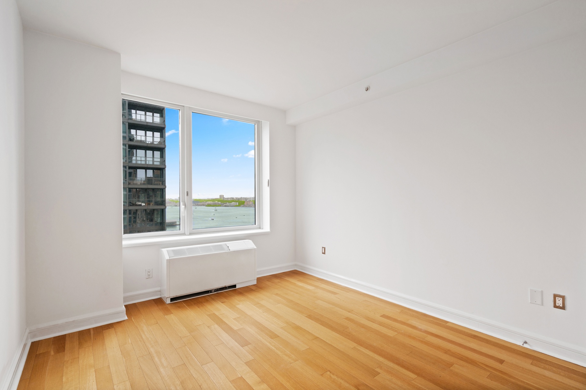 80 Riverside Boulevard 23-D