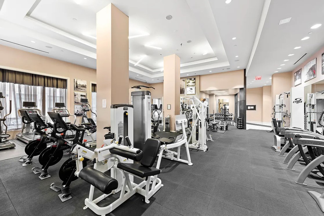 80 Riverside Boulevard 23-D