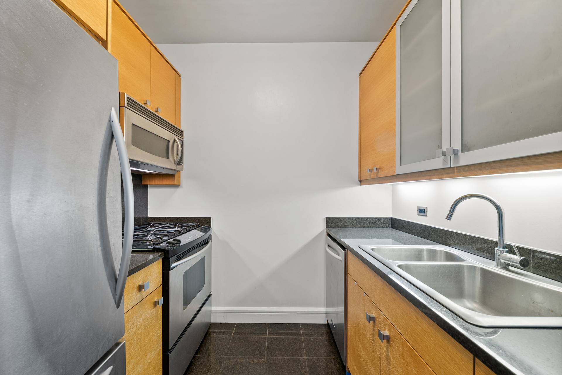 120 Riverside Boulevard 8-J