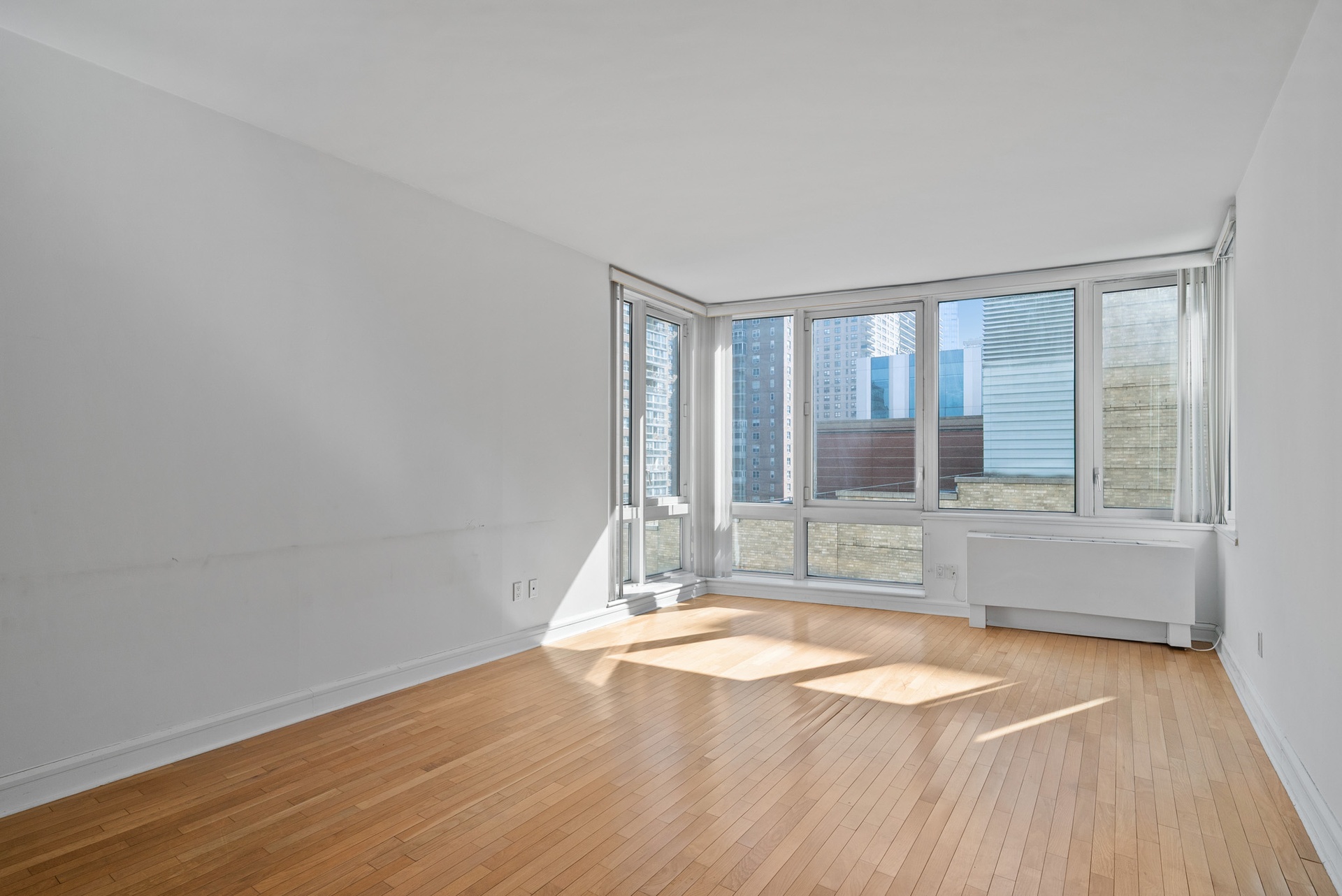 120 Riverside Boulevard 8-J