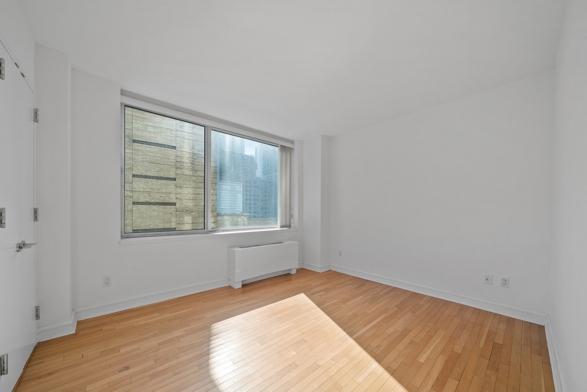120 Riverside Boulevard 8-J