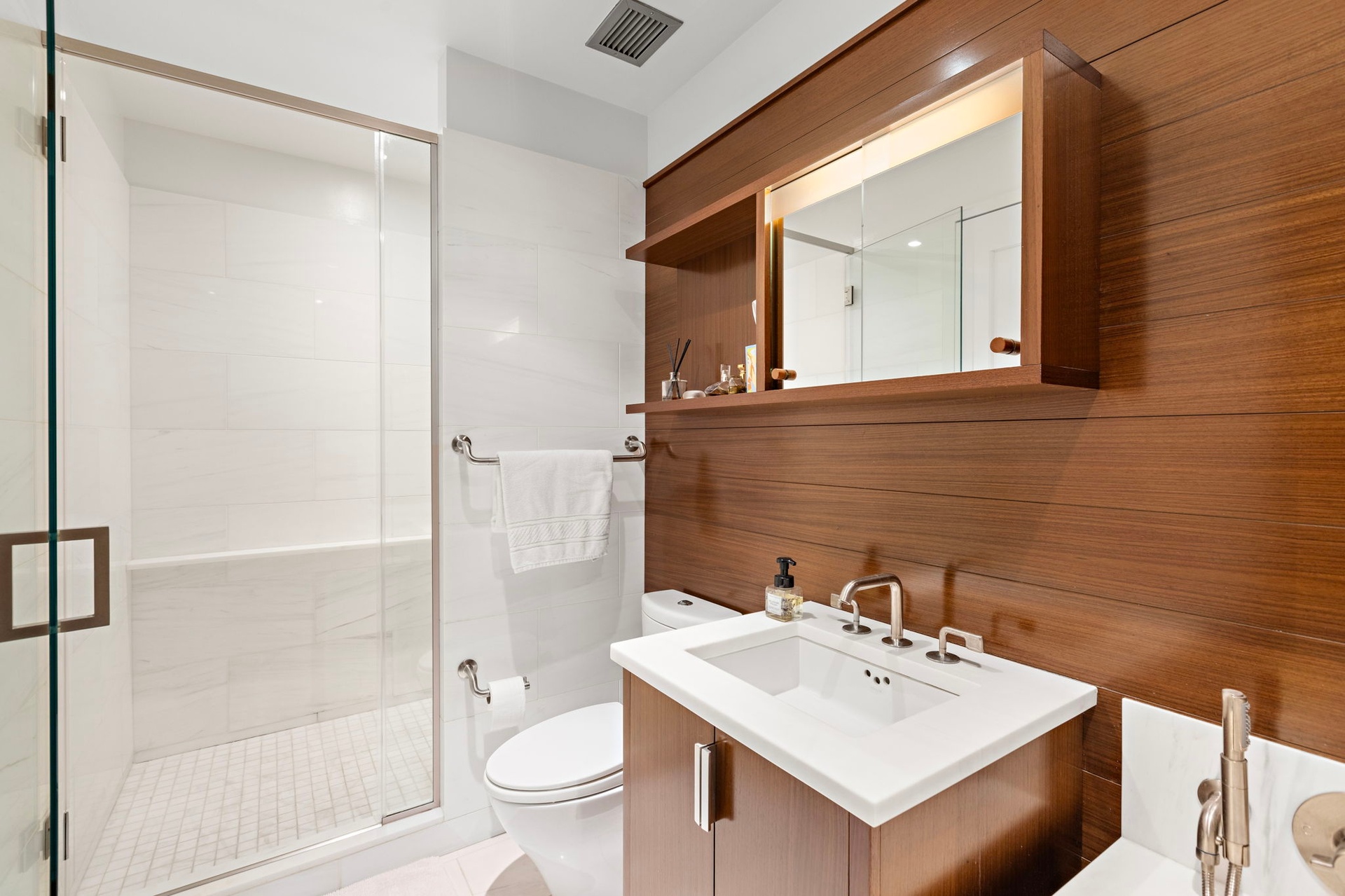 60 Riverside Boulevard 1106