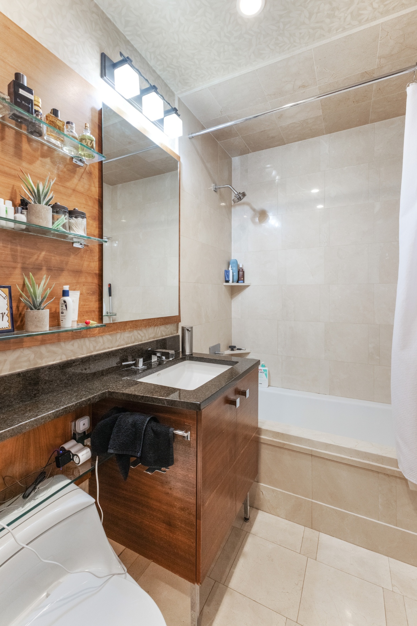 120 Riverside Boulevard 14-C