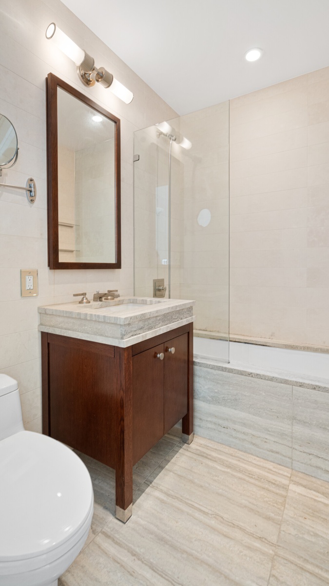 80 Riverside Boulevard 7-A