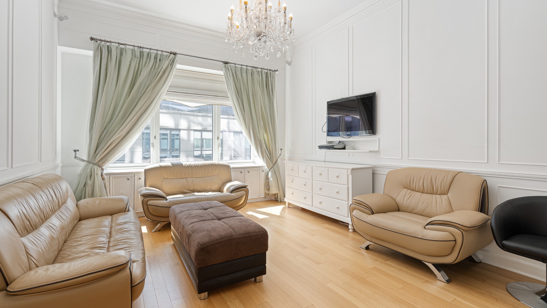 80 Riverside Boulevard 7-A