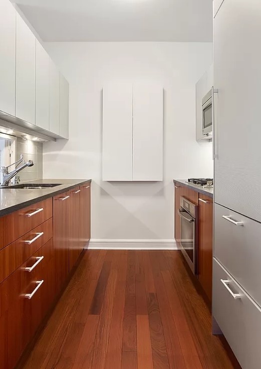 100 Riverside Boulevard 7-T