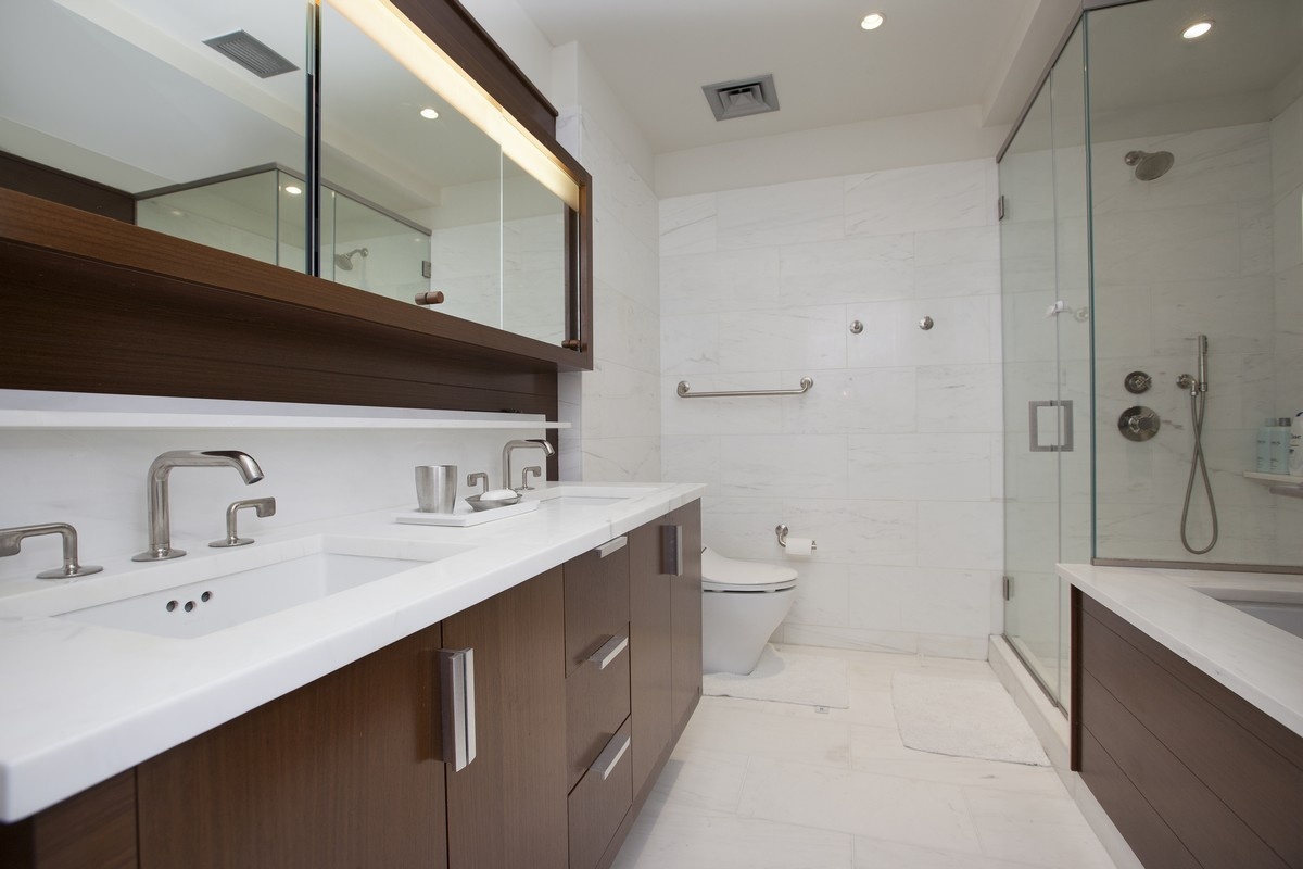 60 Riverside Boulevard 2802