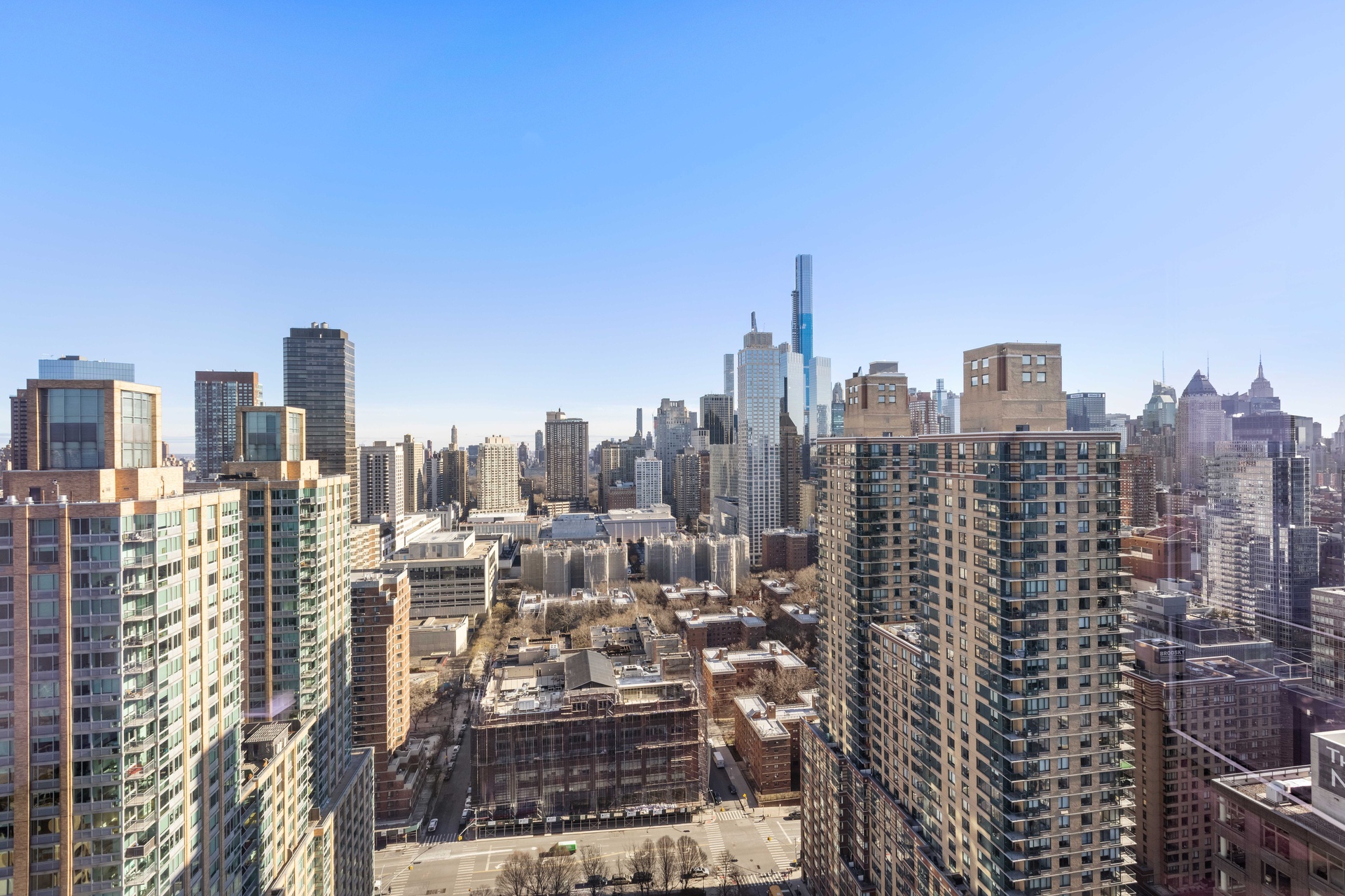 80 Riverside Boulevard 37-B