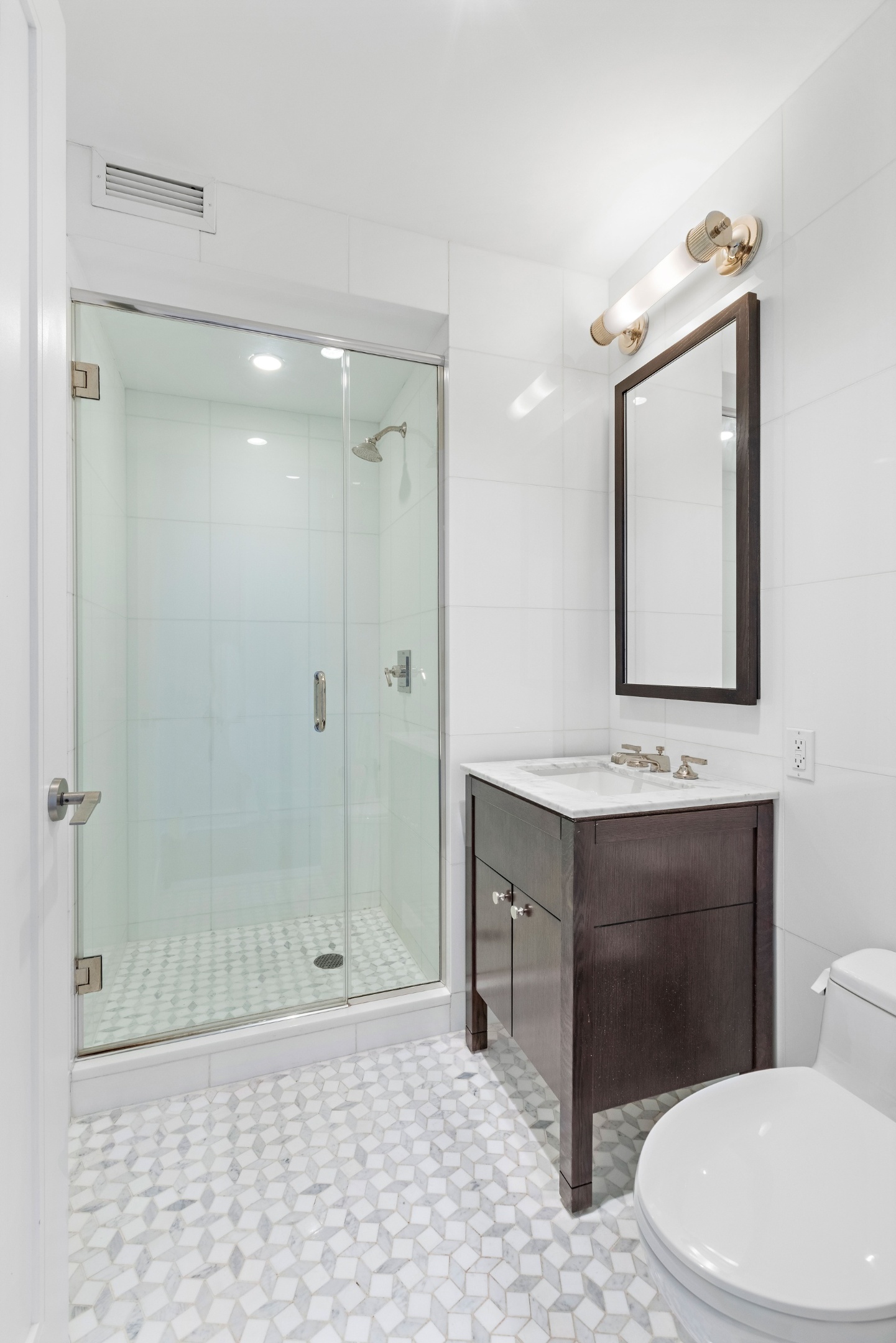 80 Riverside Boulevard 37-B