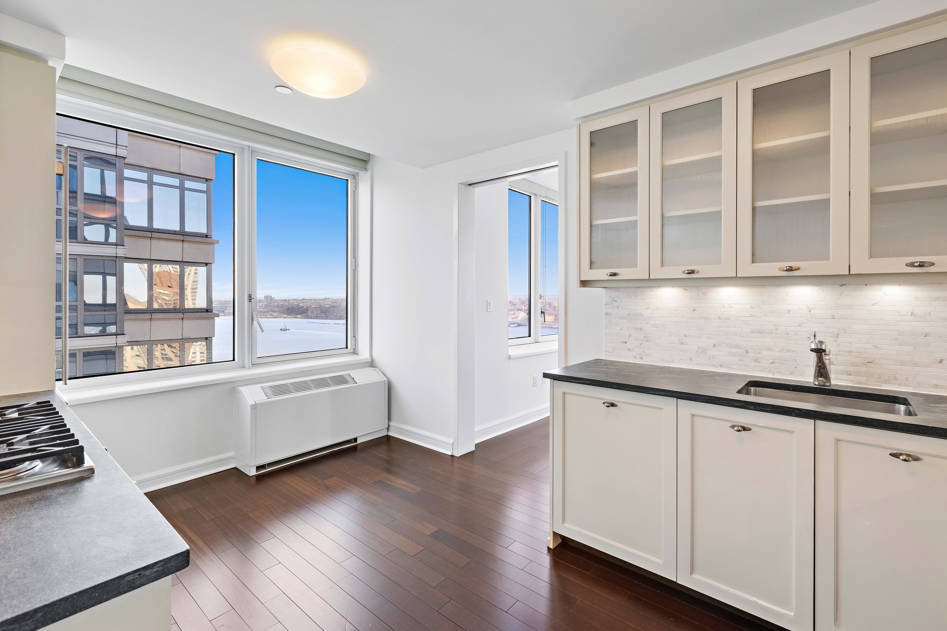 80 Riverside Boulevard 37-B