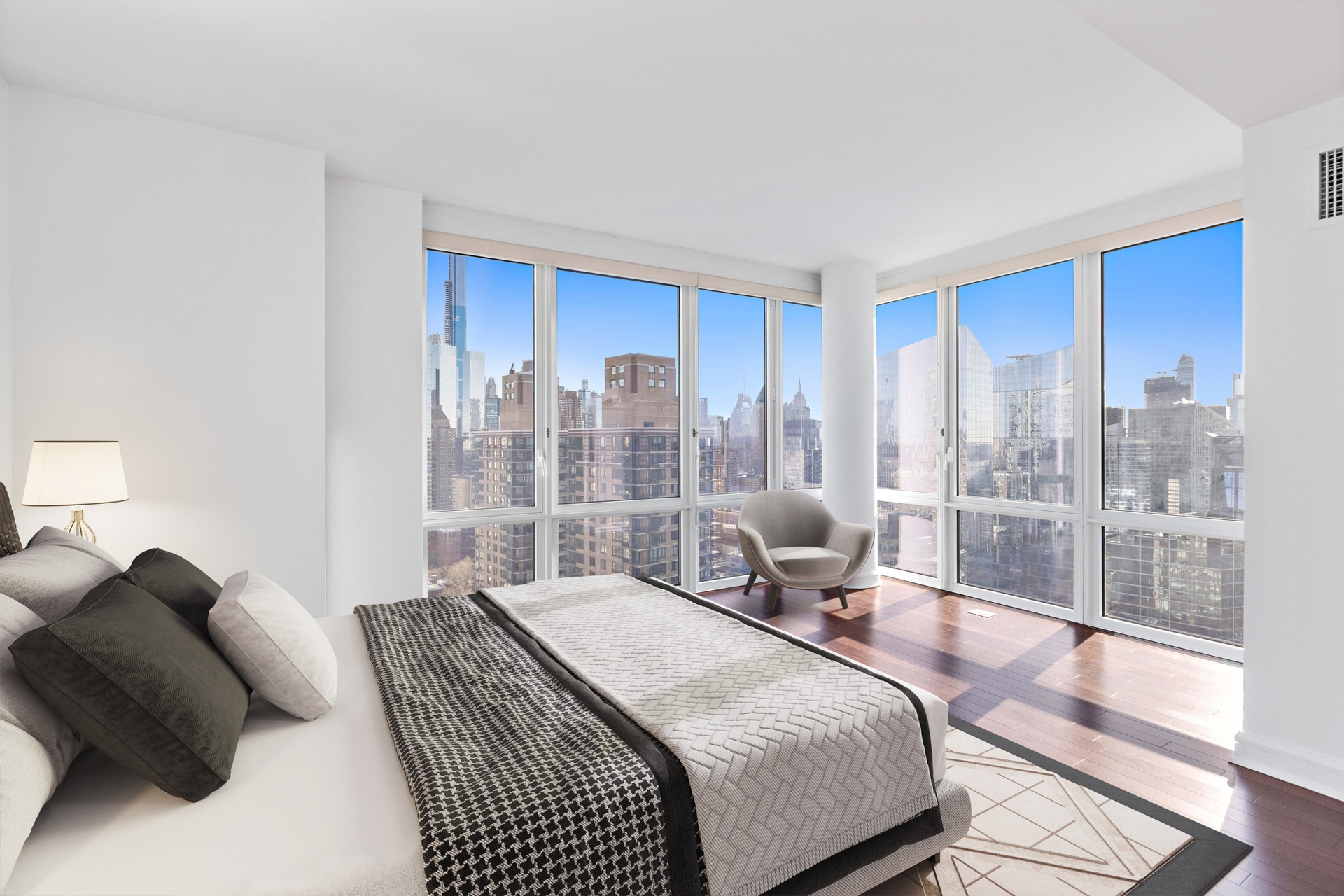 80 Riverside Boulevard 37-B