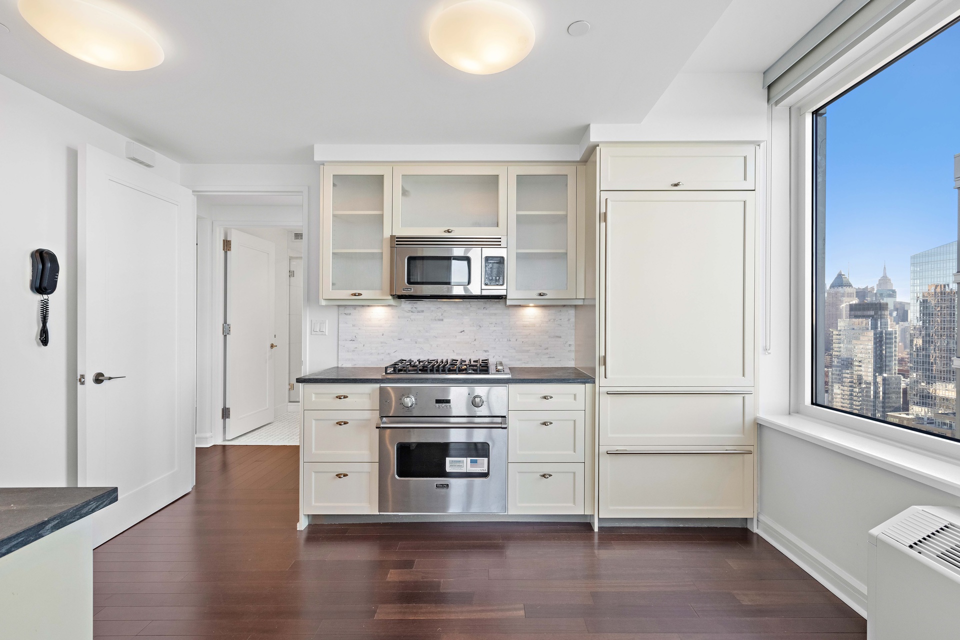 80 Riverside Boulevard 37-B