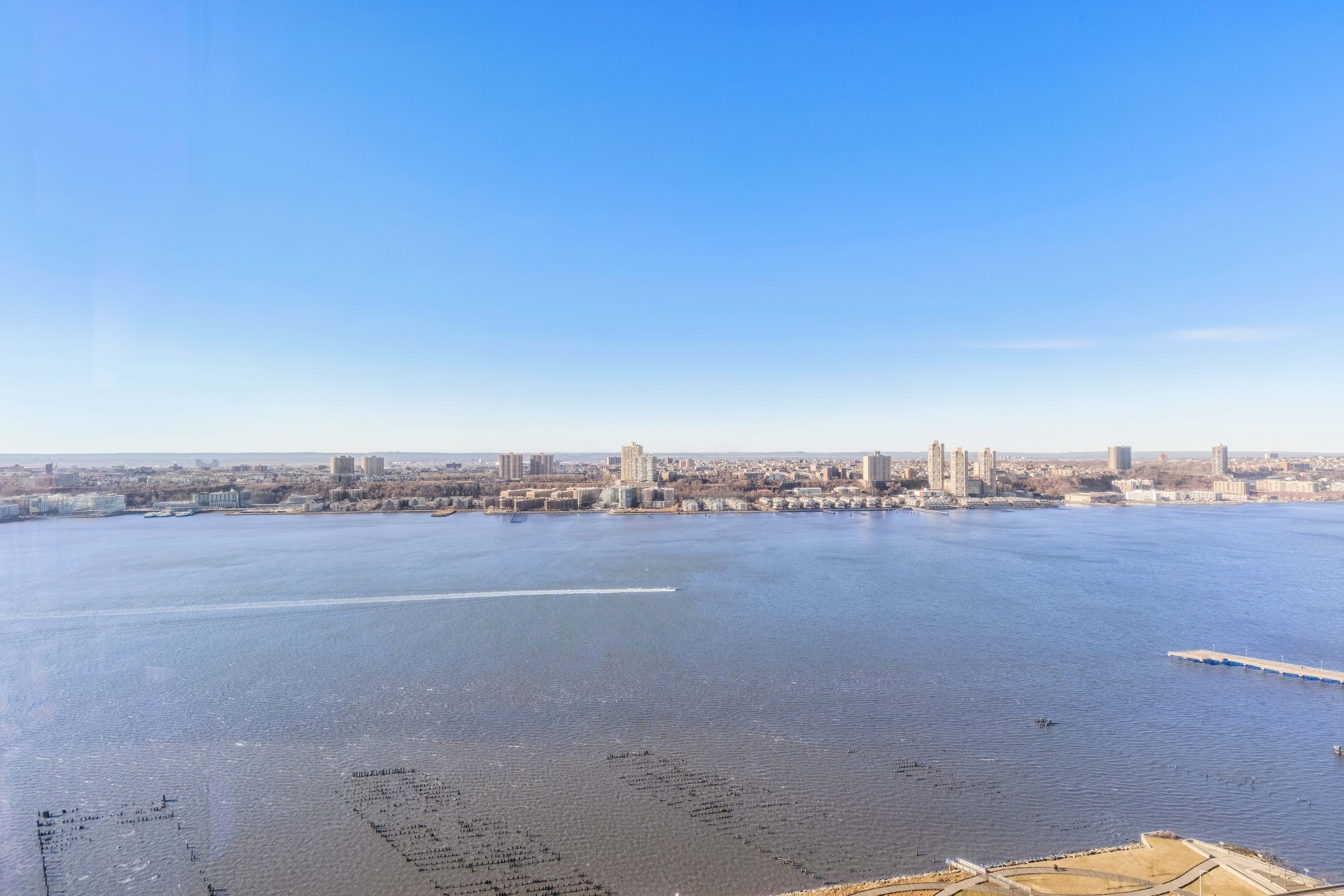 80 Riverside Boulevard 37-B