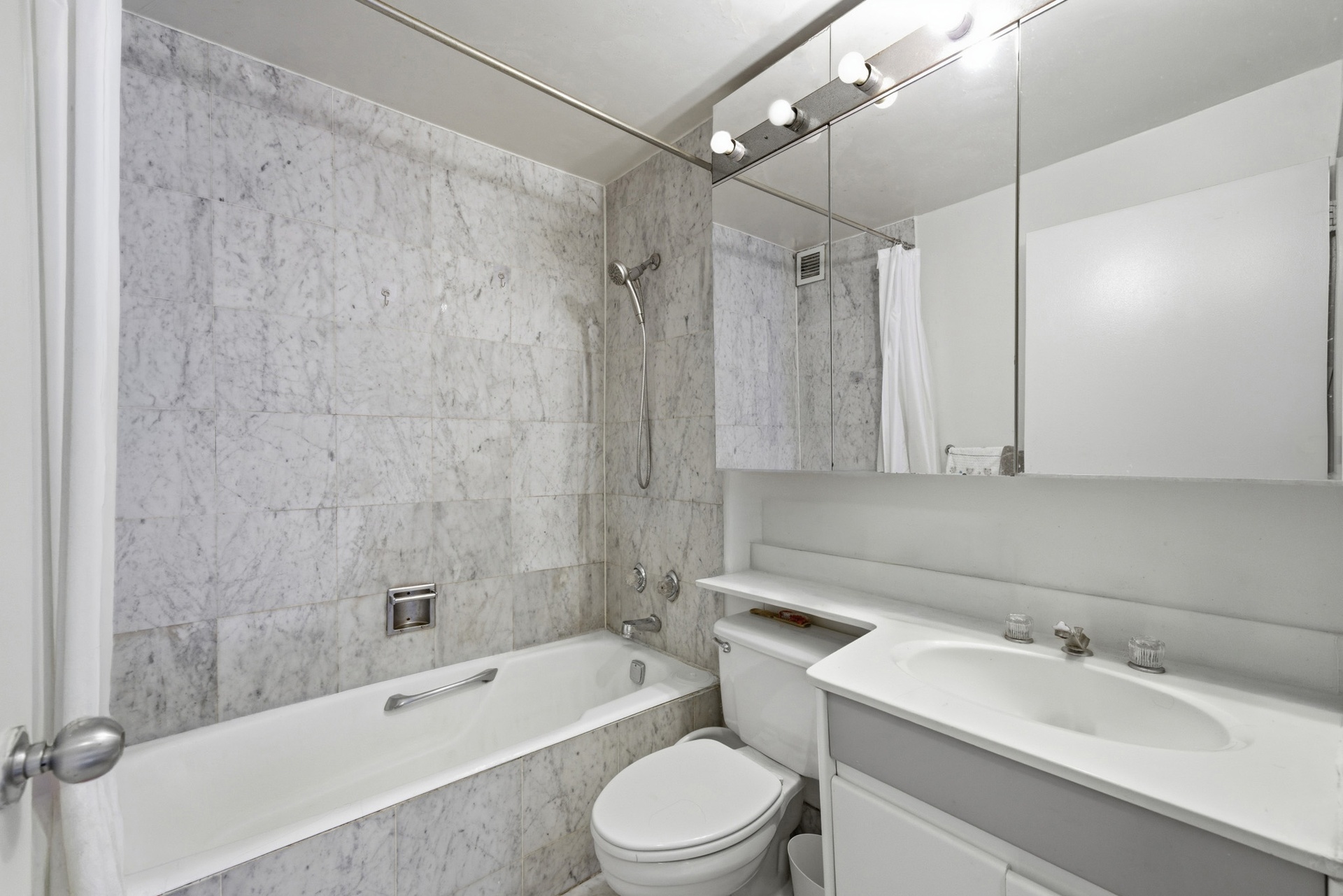 200 Rector Place 7-C