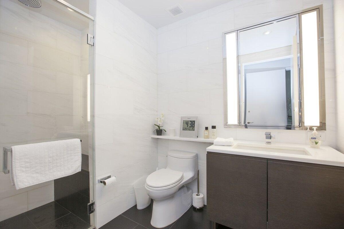 50 Riverside Boulevard 3-P