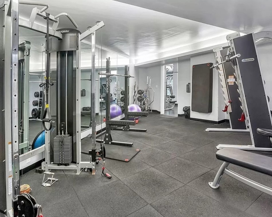1 Irving Place V-7C