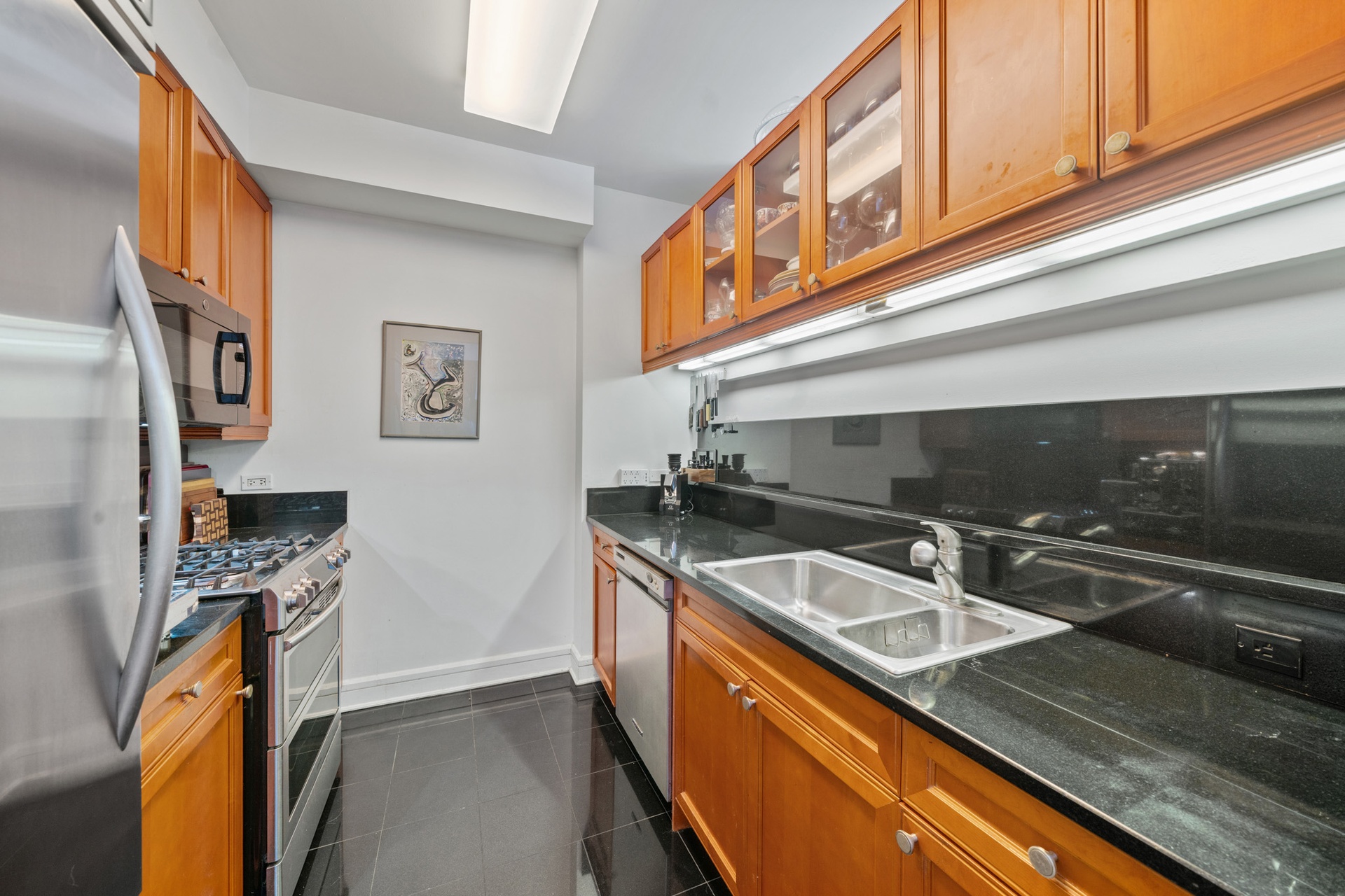 220 Riverside Boulevard 5-K