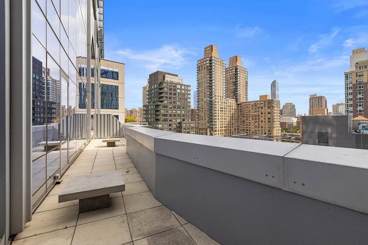 50 Riverside Boulevard 17-F