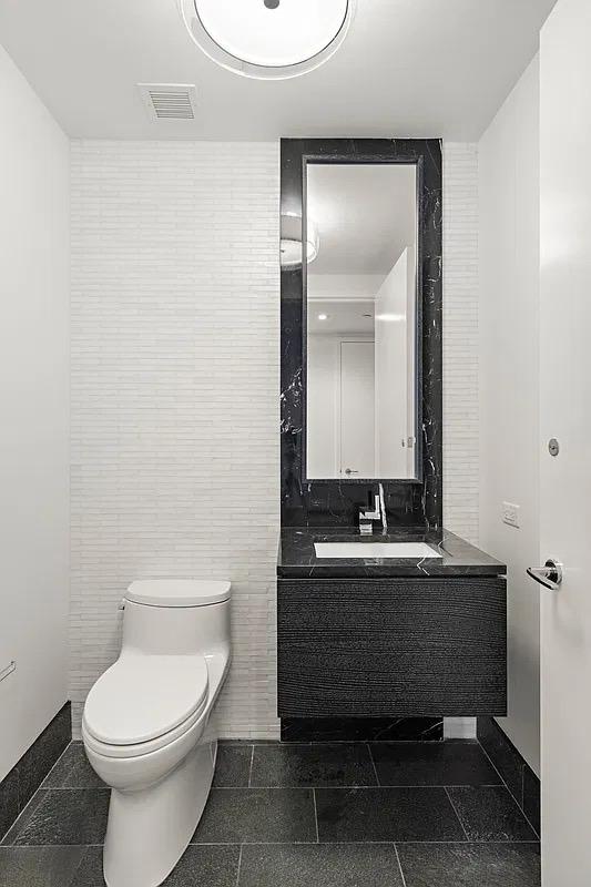 50 Riverside Boulevard 17-F