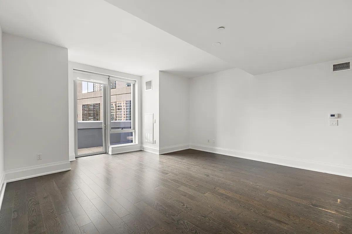 50 Riverside Boulevard 17-F