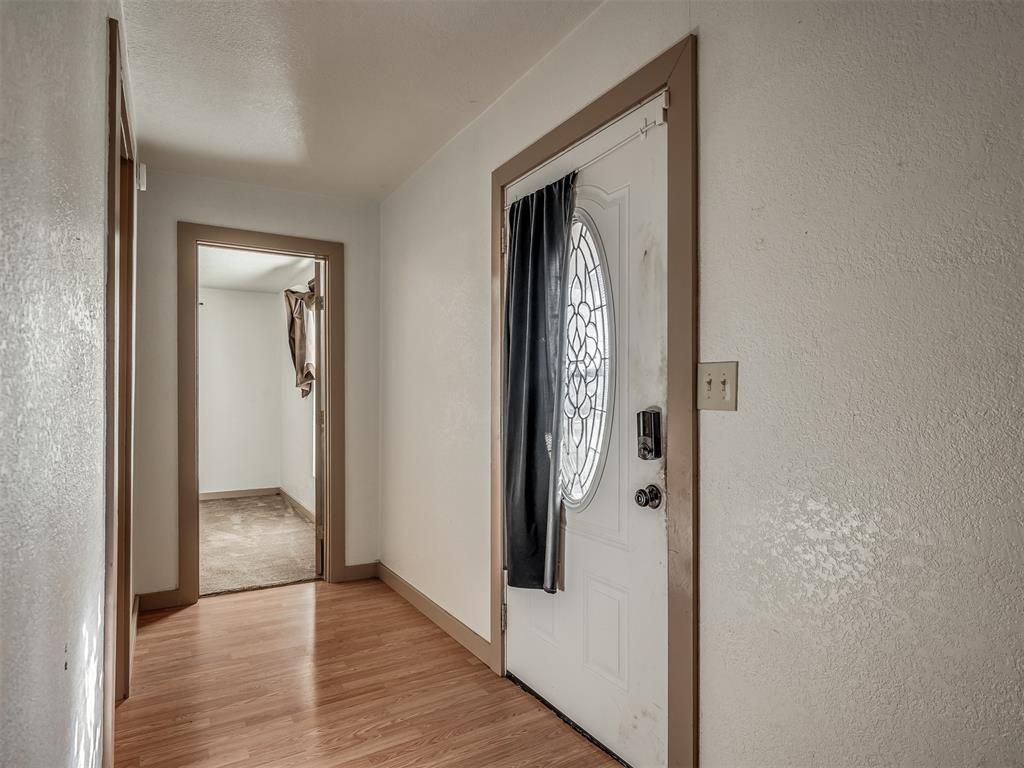 603 E Charles Avenue