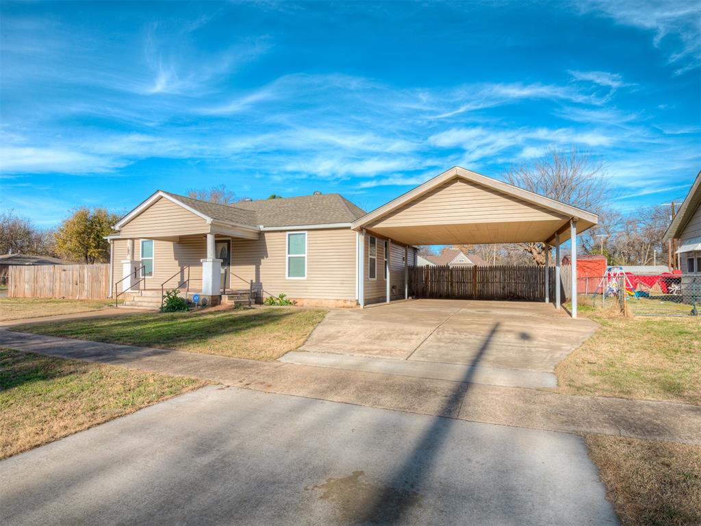 603 E Charles Avenue