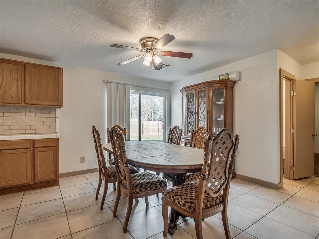 603 E Charles Avenue