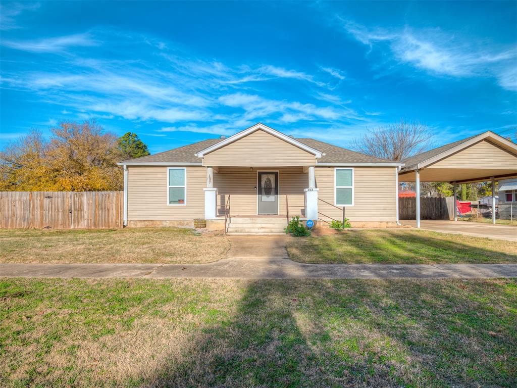 603 E Charles Avenue