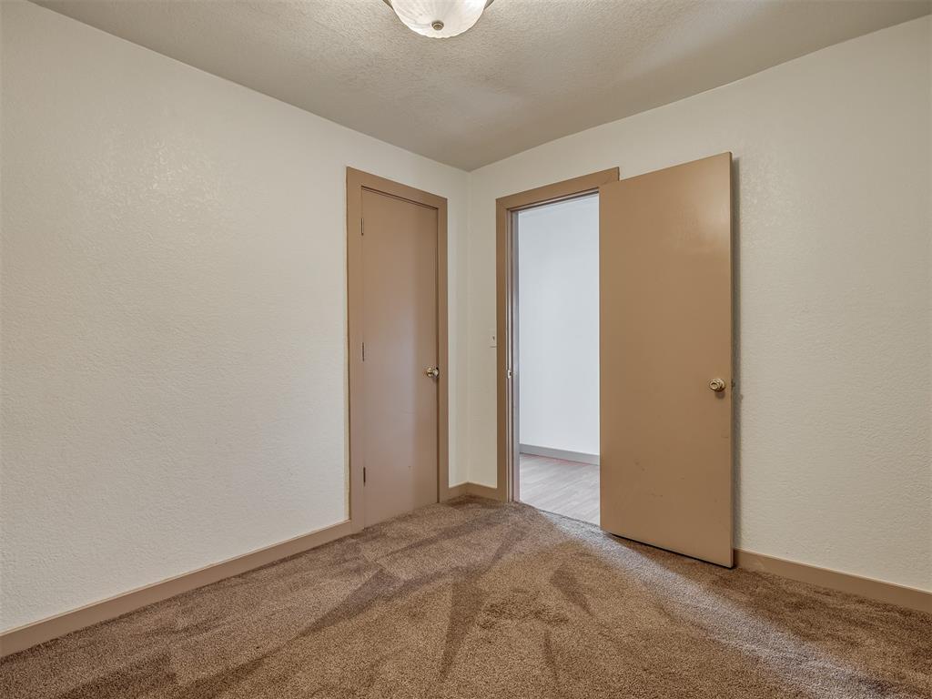 603 E Charles Avenue