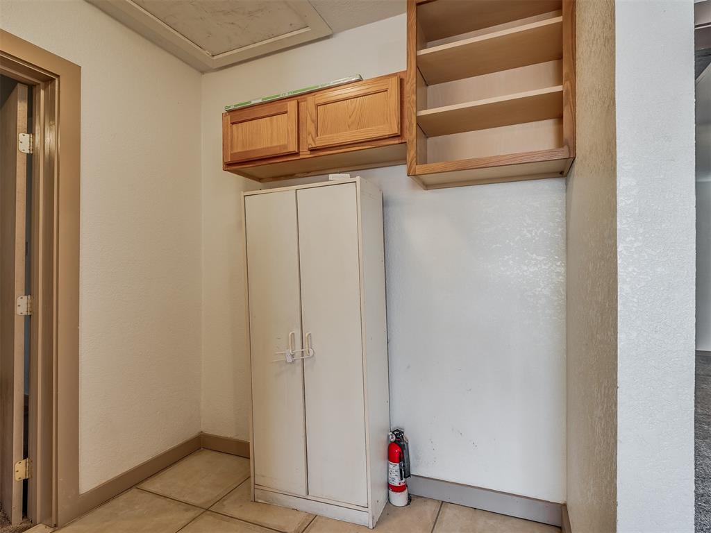 603 E Charles Avenue